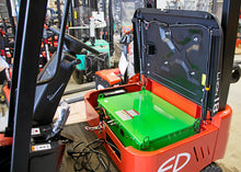 Carica l'immagine nel visualizzatore della galleria, Carrello elevatore con portata di 1.800 kg a noleggio in Alto Adige