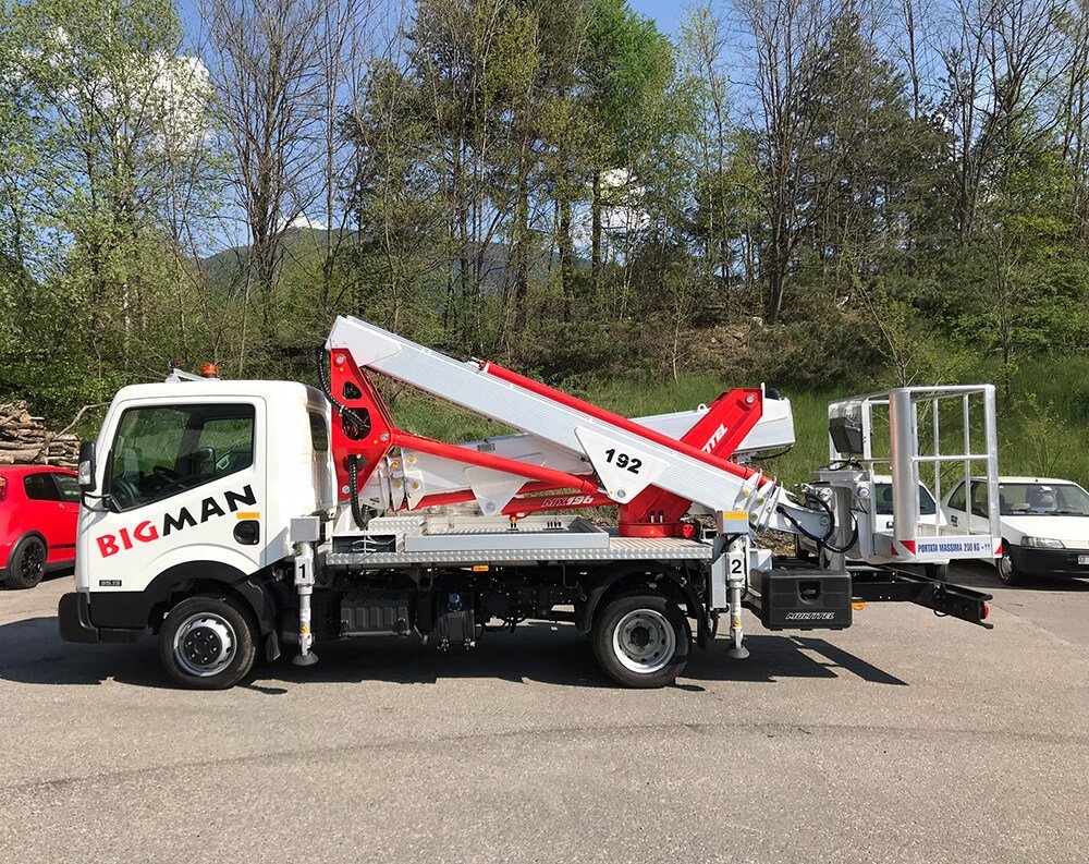 Lkw City Lift | Höhe bis 20m | Seitliche RW bis 9,10m | Tragkraft bis 200kg - BIGMAN
